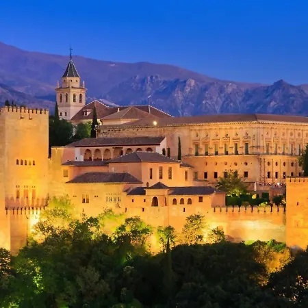 Apartment Centrico Y Tranquilo Apto Cerca La Alhambra Ven